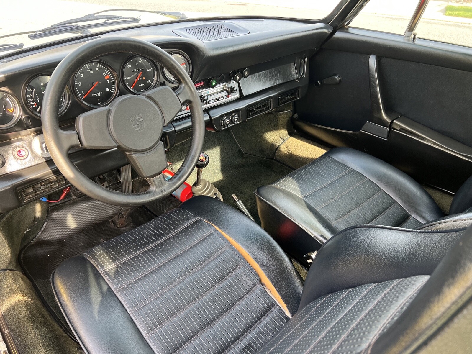 Porsche-911-1974-16
