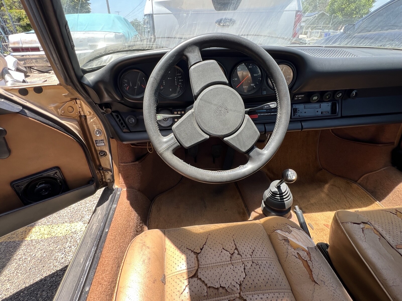 Porsche-911-1974-17