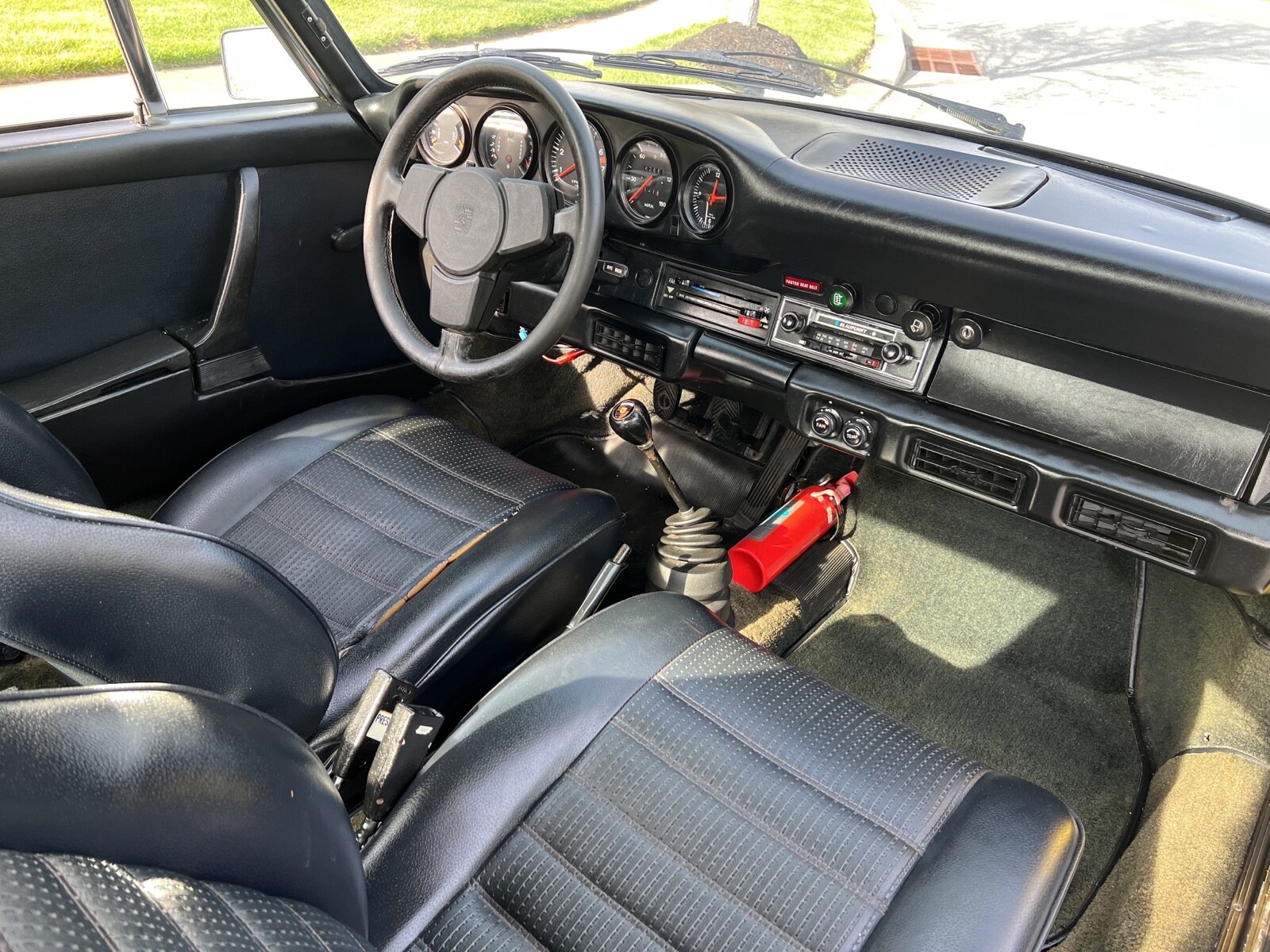 Porsche-911-1974-17