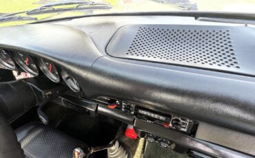 Porsche-911-1974-19