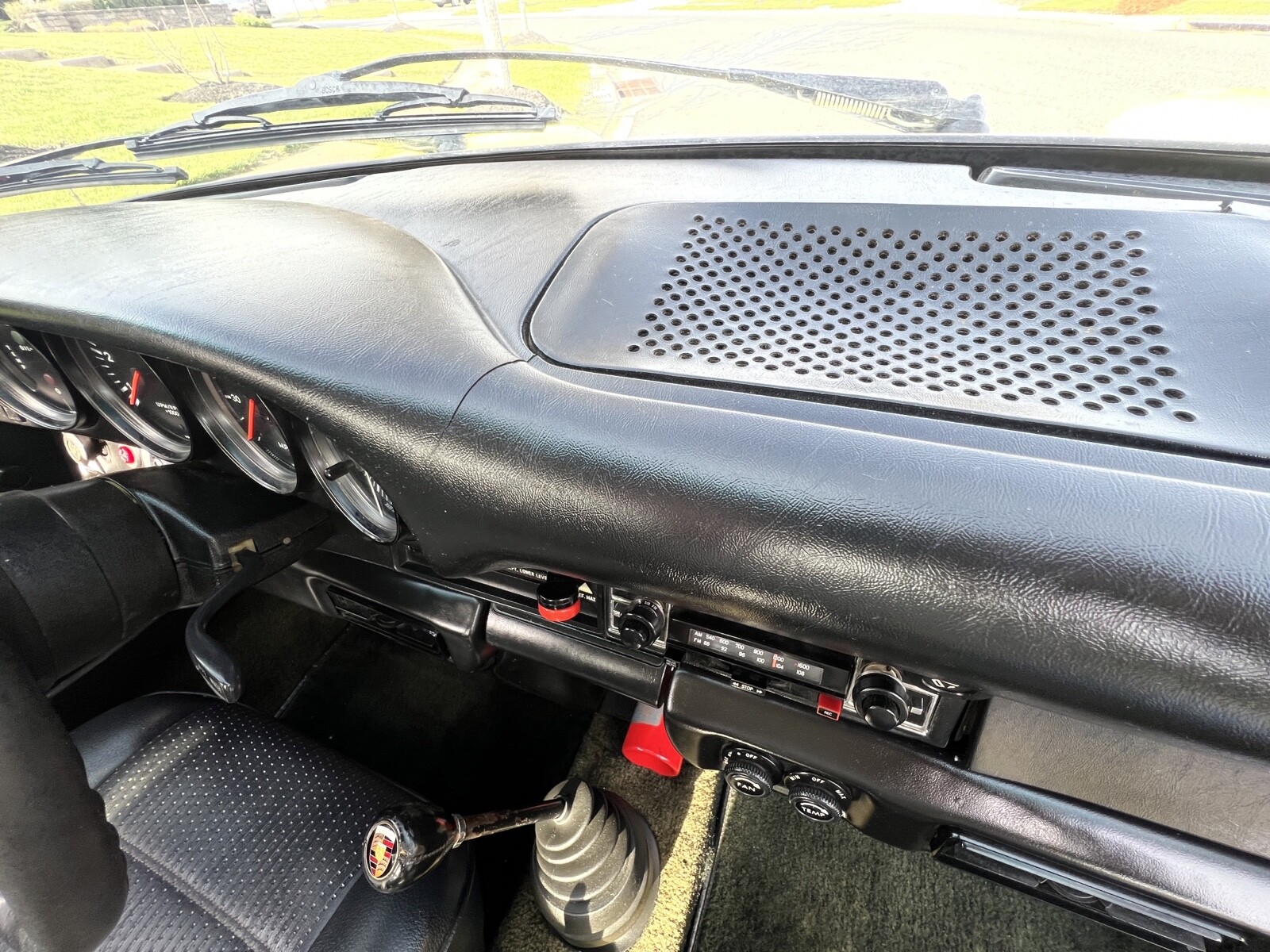 Porsche-911-1974-19