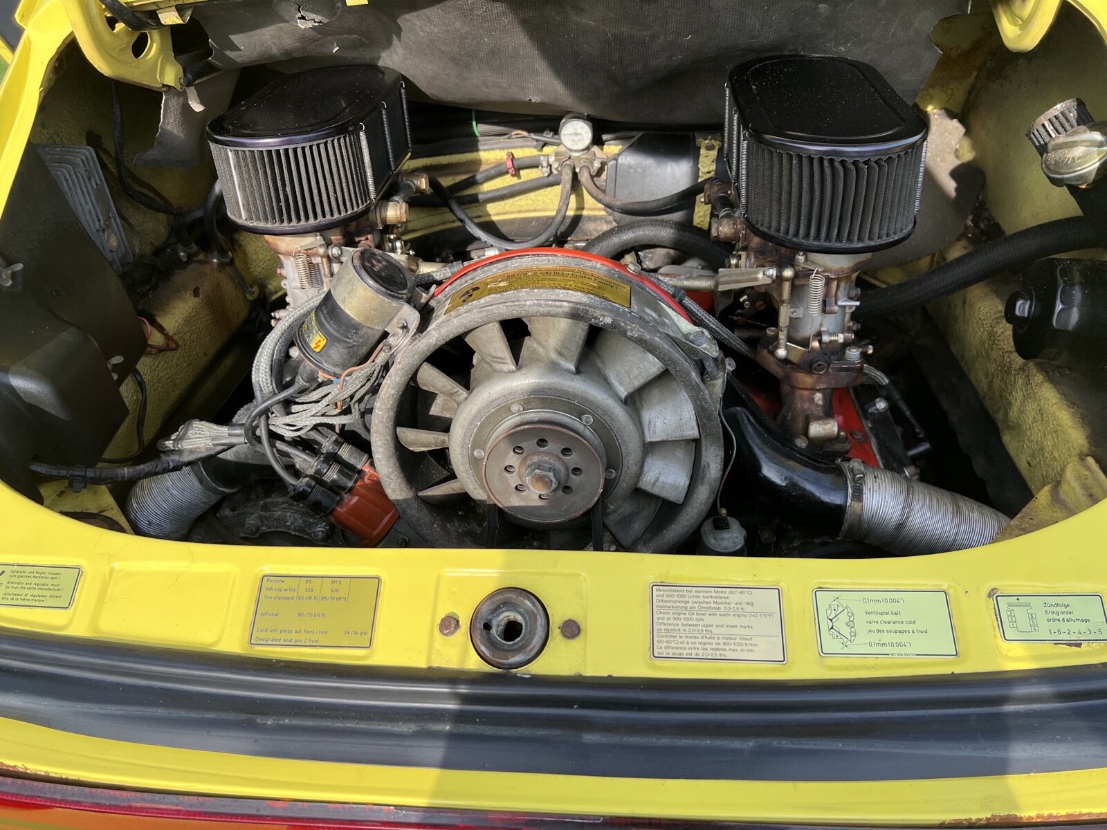 Porsche-911-1974-25