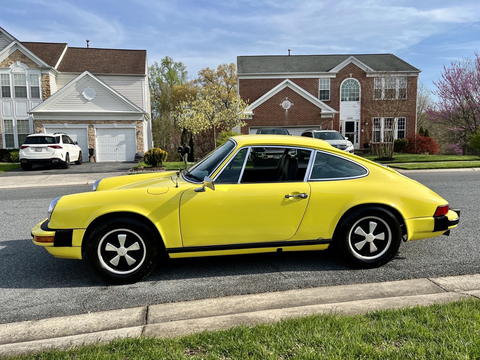Porsche-911-1974-4