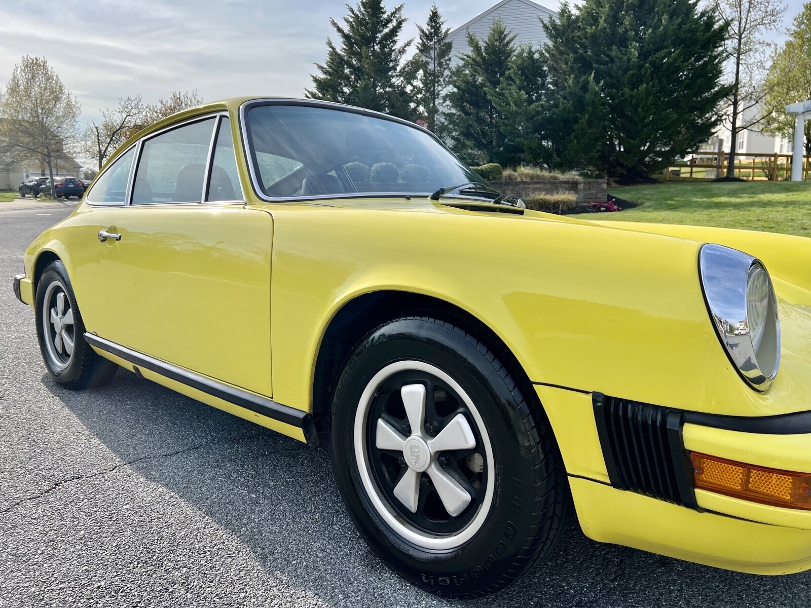 Porsche-911-1974-8