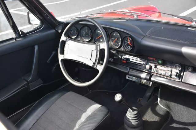 Porsche-911-1974-Coupe-13