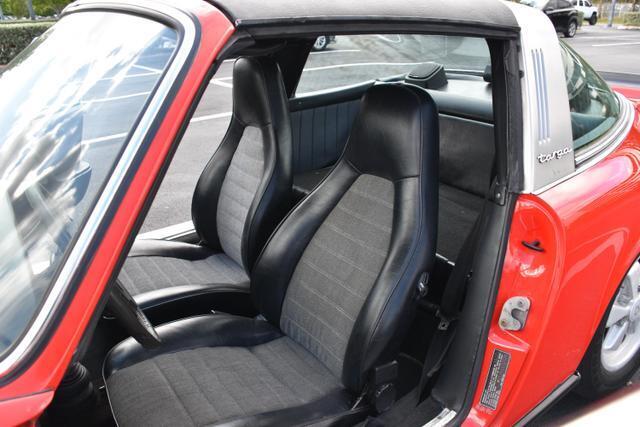 Porsche-911-1974-Coupe-15