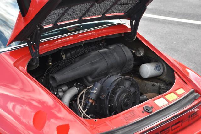 Porsche-911-1974-Coupe-17