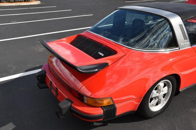 Porsche-911-1974-Coupe-9