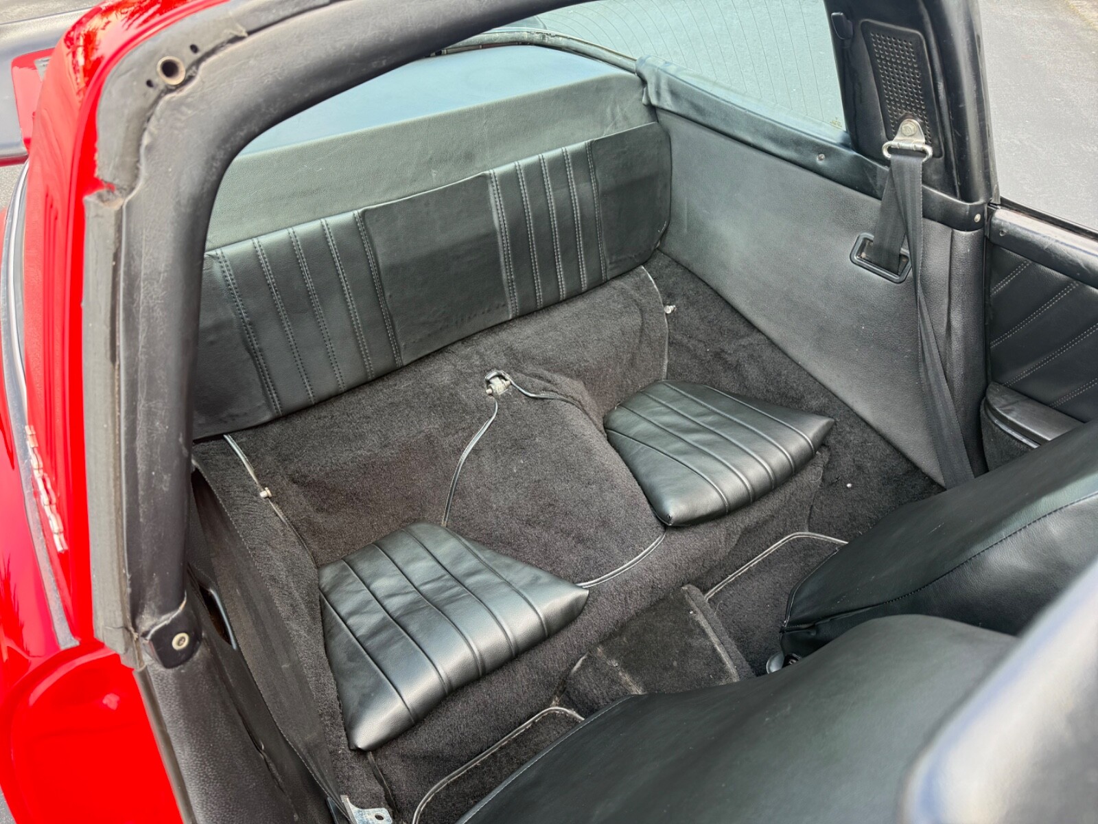 Porsche-911-1976-14
