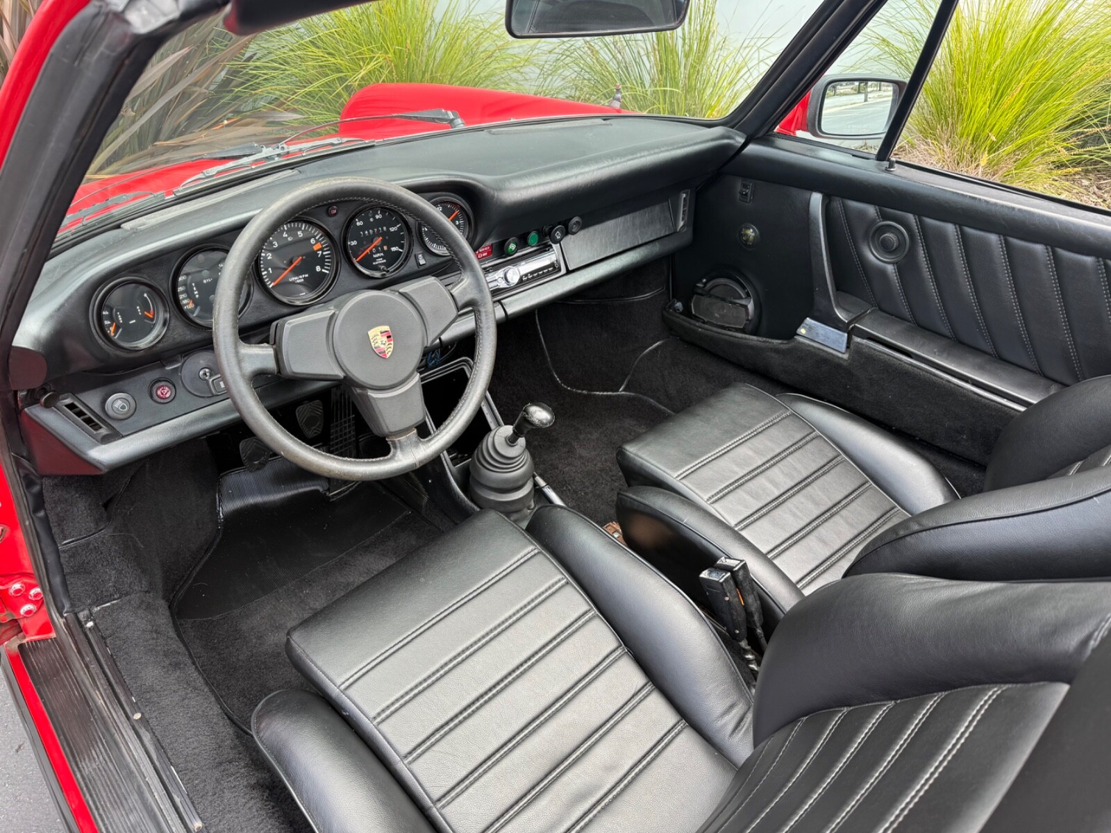 Porsche-911-1976-15