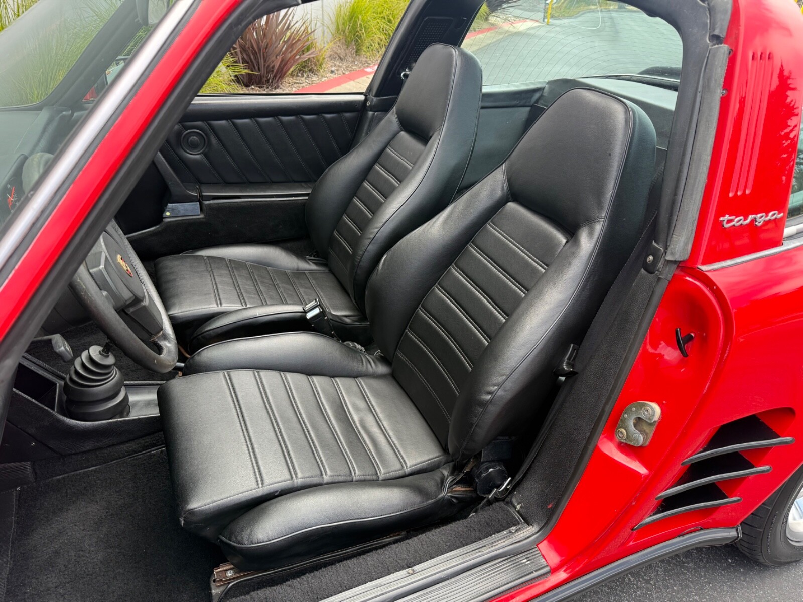 Porsche-911-1976-16