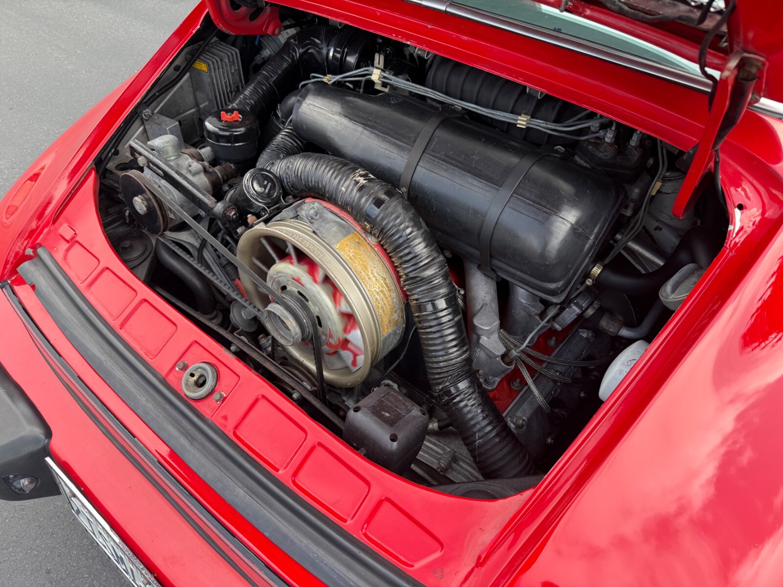 Porsche-911-1976-18