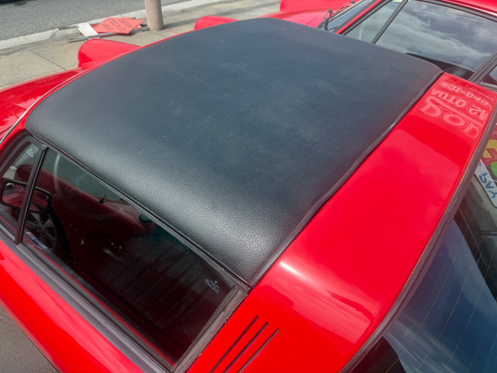 Porsche-911-1976-21