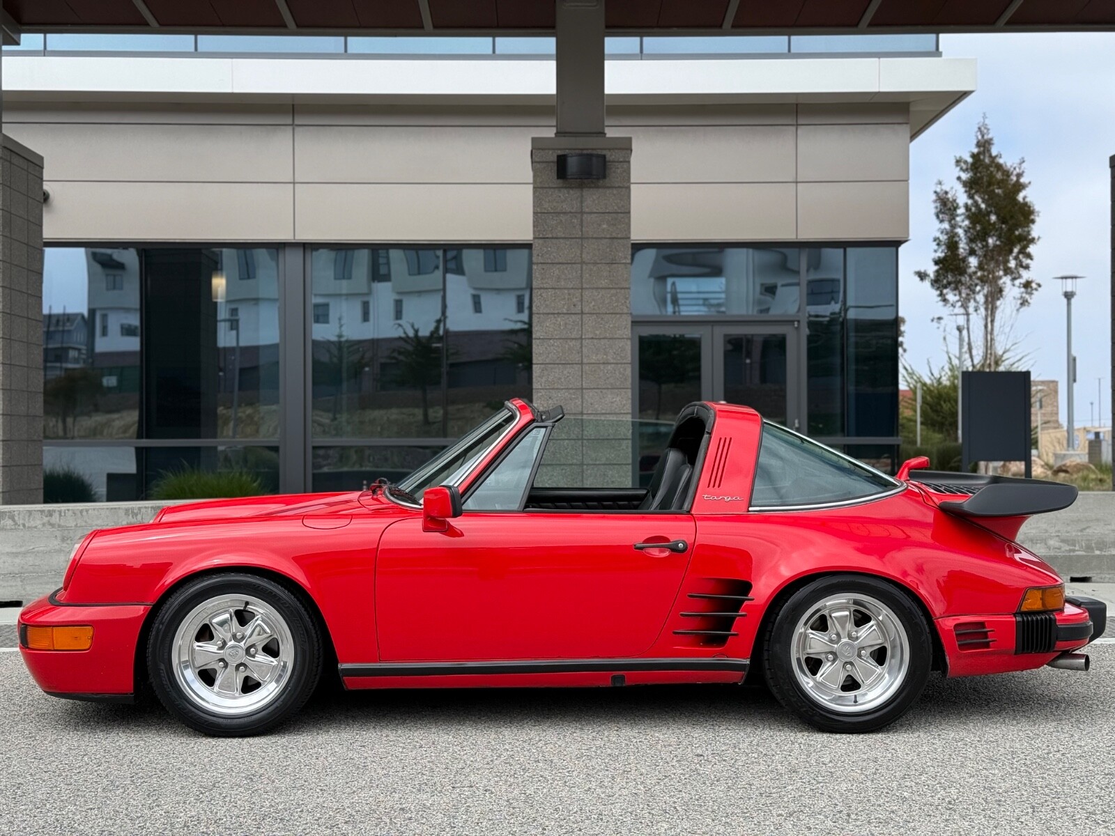 Porsche-911-1976-6