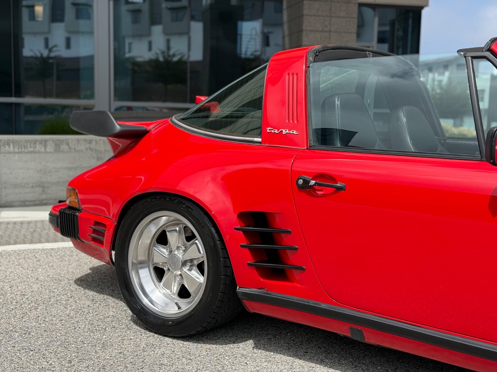 Porsche-911-1976-7