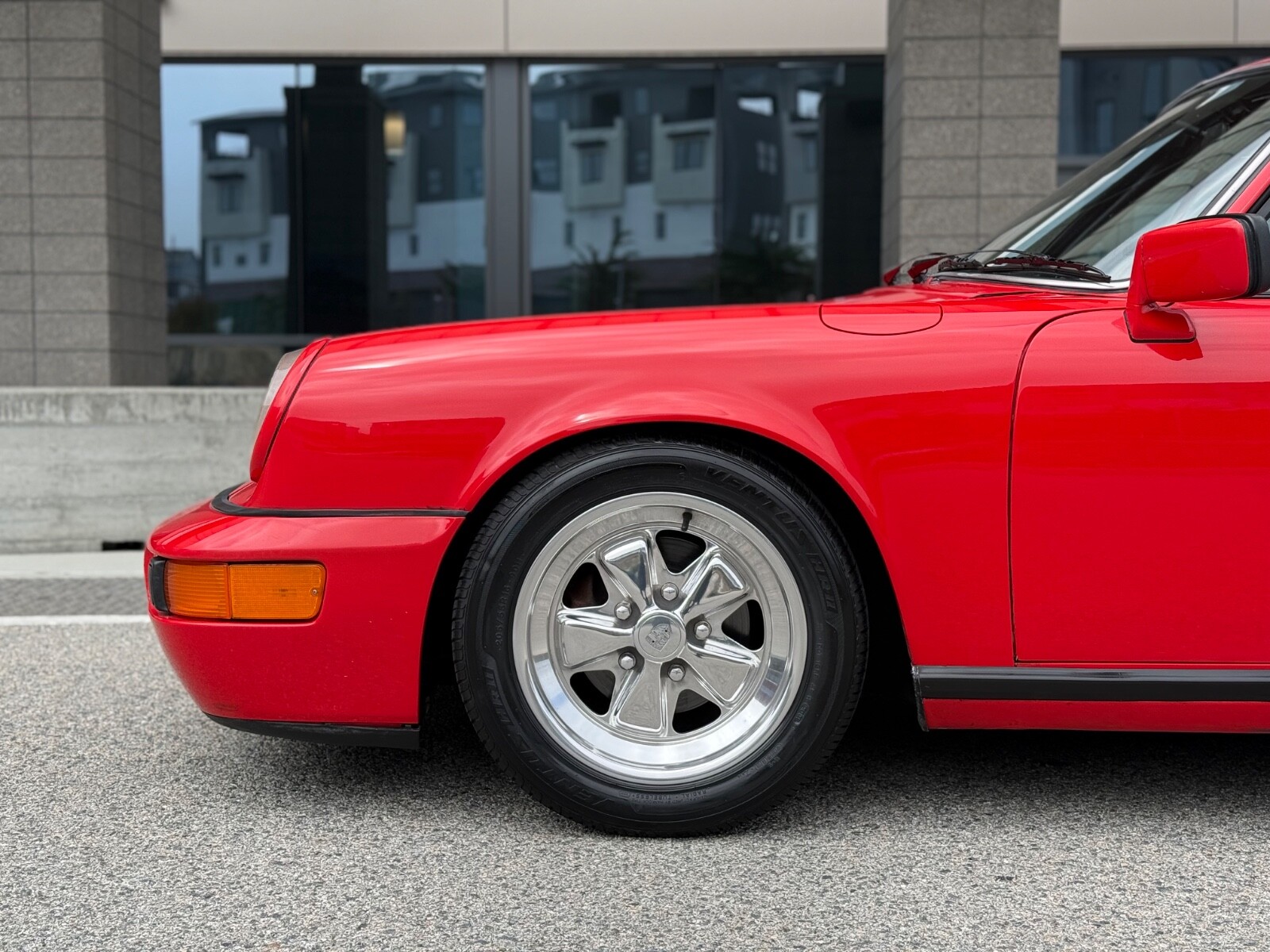 Porsche-911-1976-8