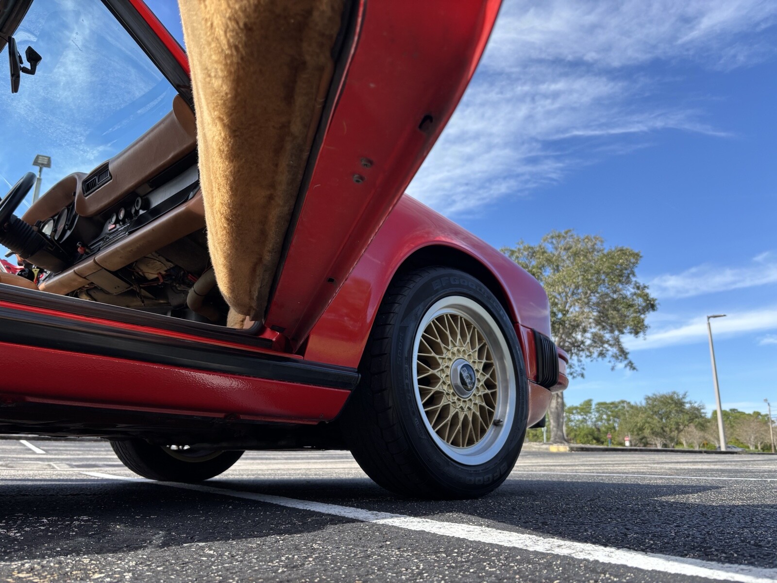 Porsche-911-1977-19