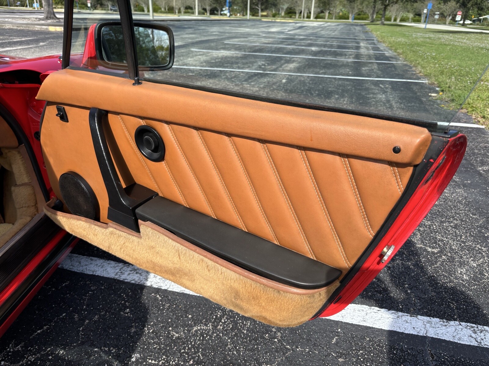 Porsche-911-1977-24