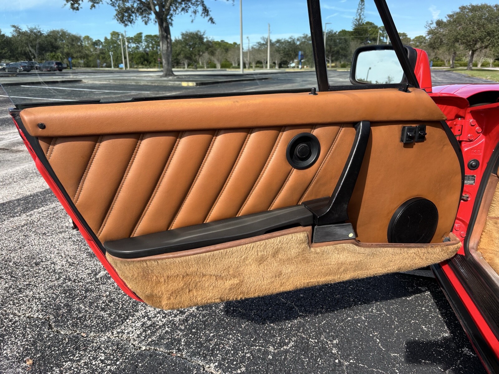 Porsche-911-1977-25