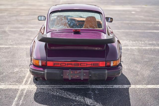 Porsche-911-1977-Coupe-10