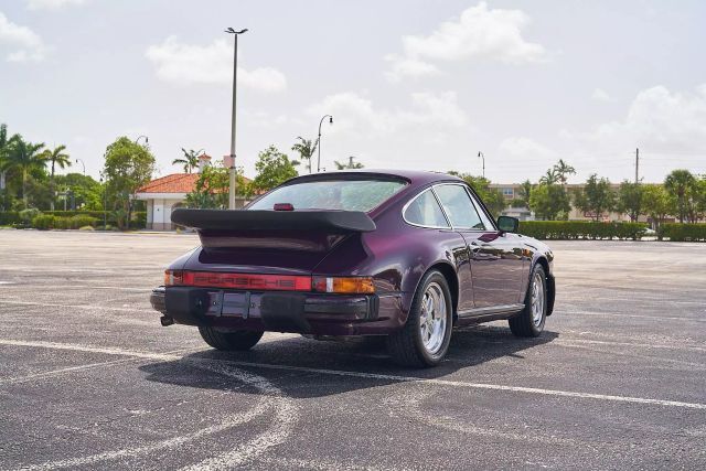 Porsche-911-1977-Coupe-5