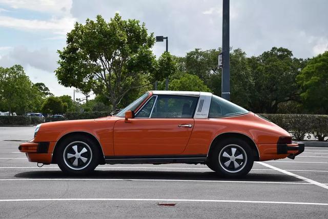 Porsche-911-1977-Targa-11