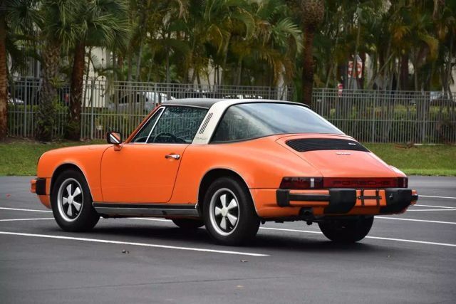 Porsche-911-1977-Targa-9