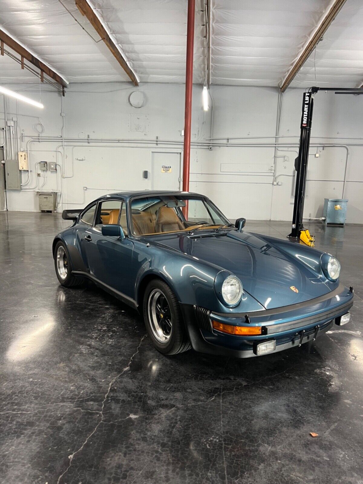 Porsche-911-1979-Coupe-1