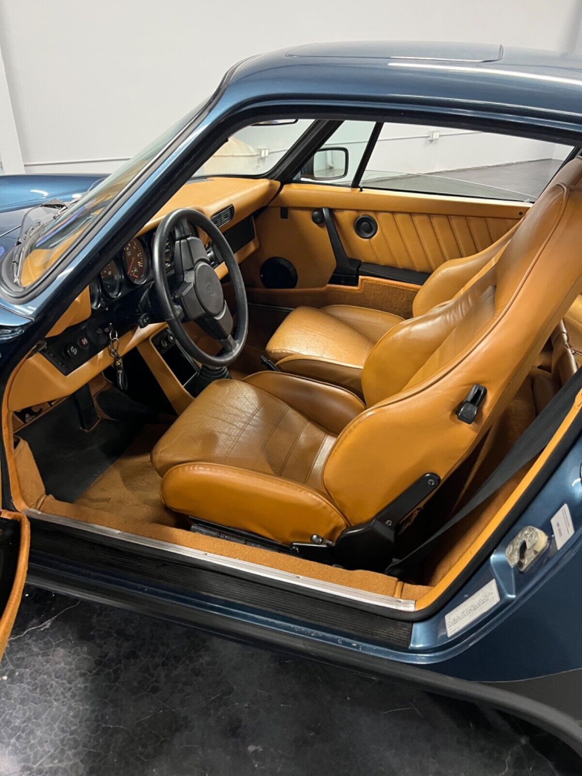 Porsche-911-1979-Coupe-15
