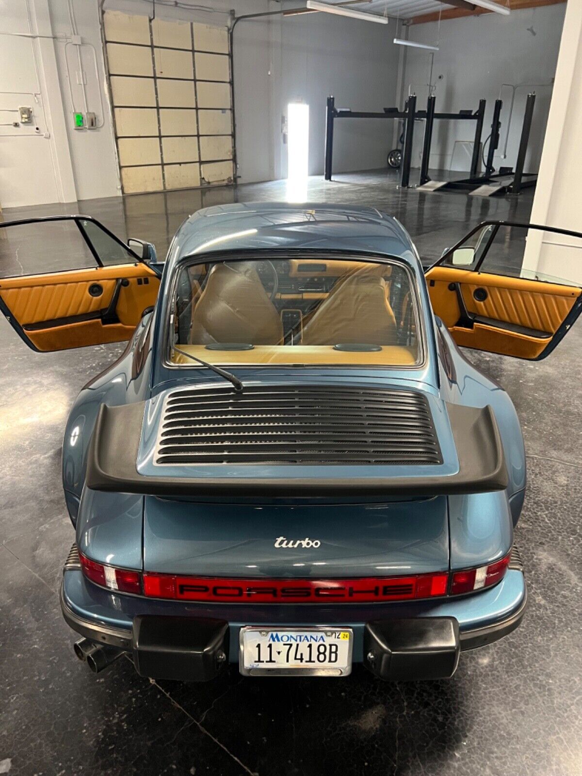 Porsche-911-1979-Coupe-17