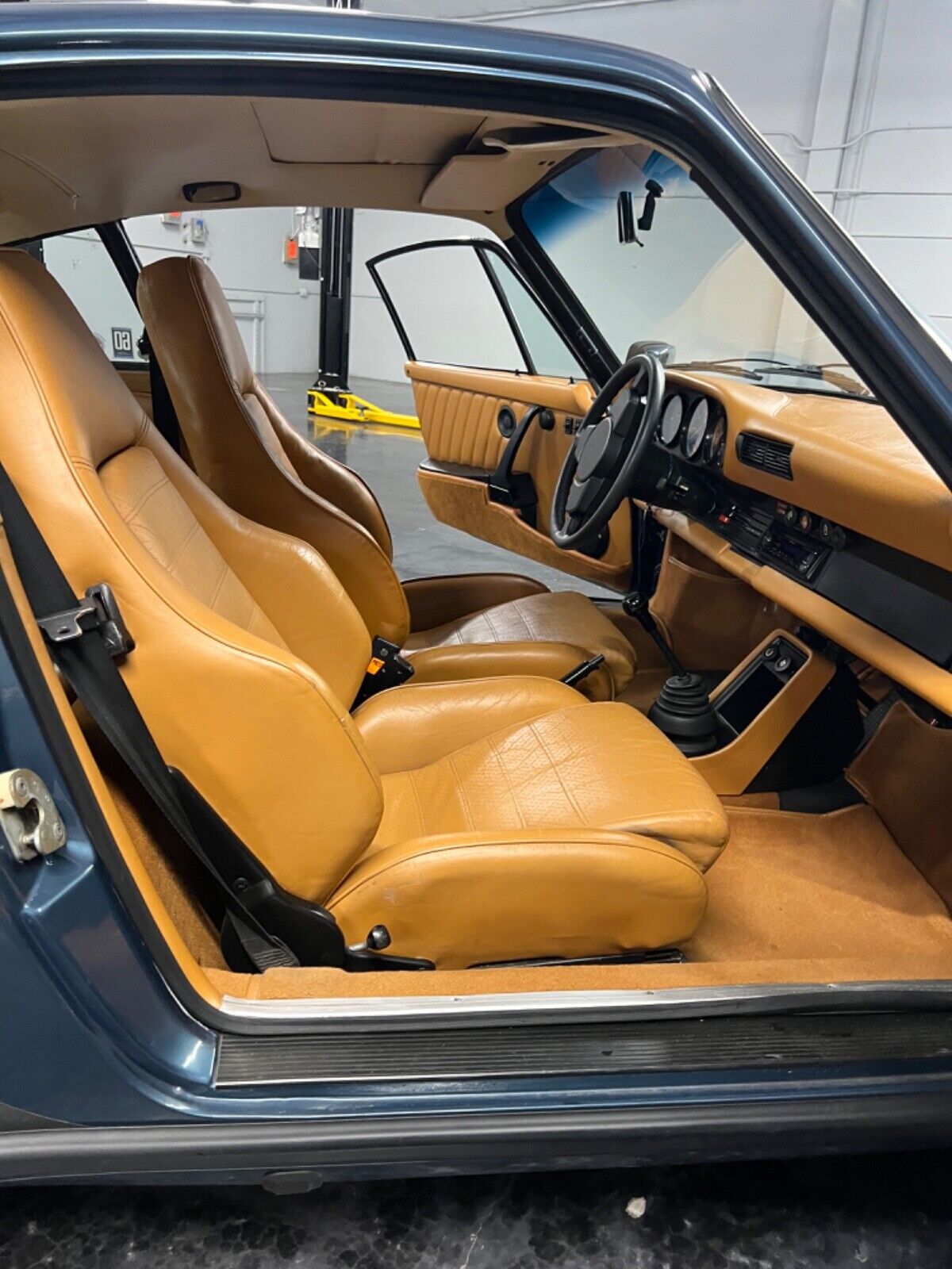 Porsche-911-1979-Coupe-18