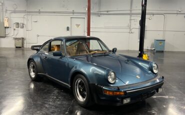 Porsche-911-1979-Coupe