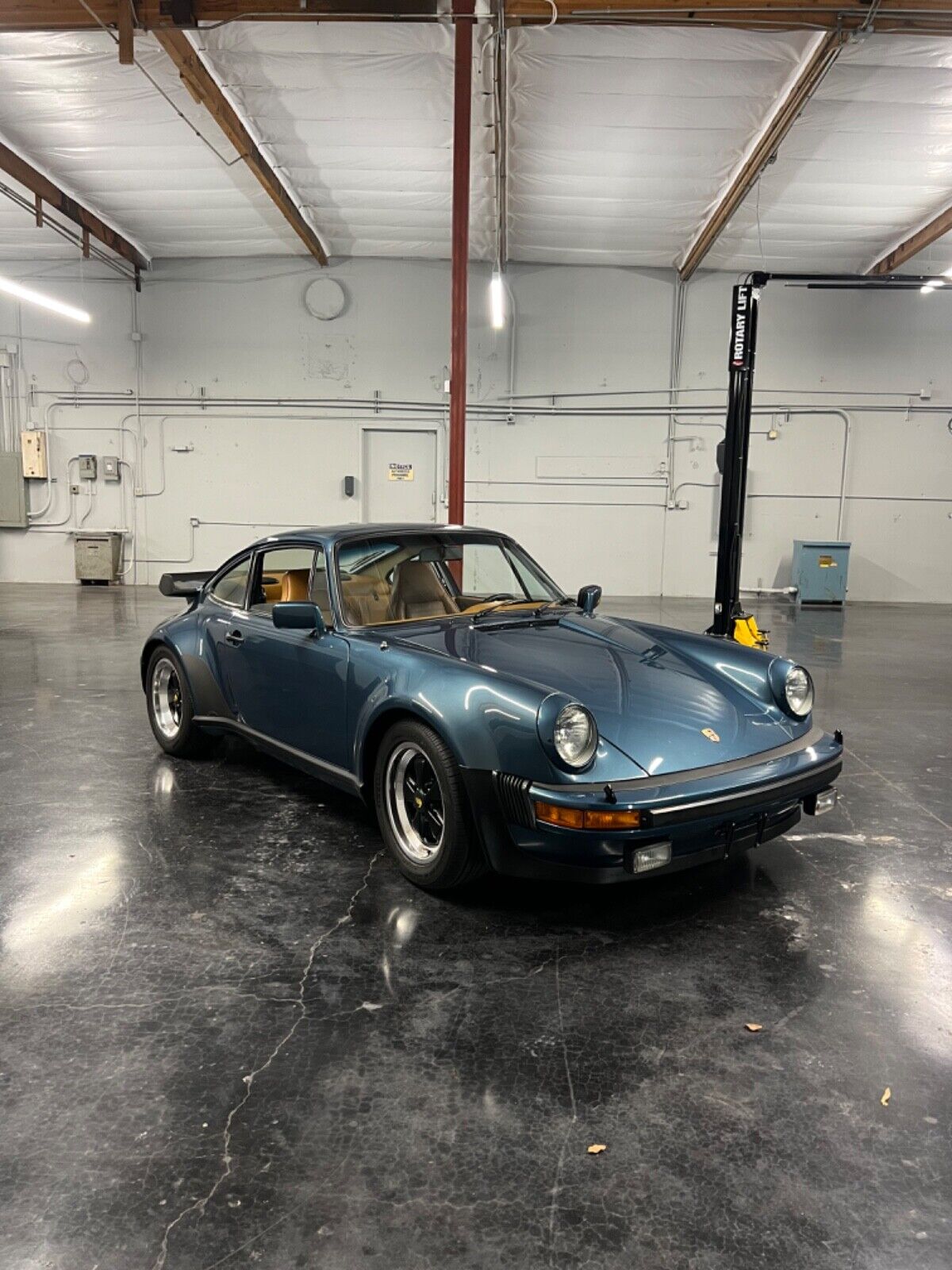Porsche-911-1979-Coupe