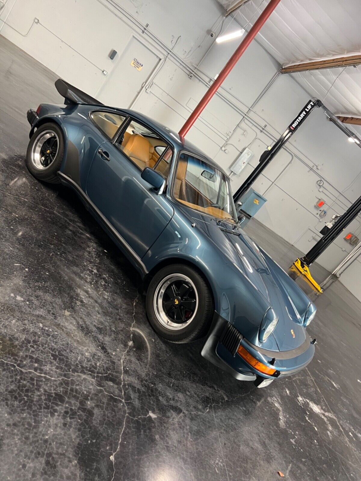 Porsche-911-1979-Coupe-2