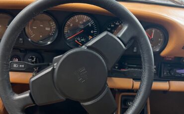 Porsche-911-1979-Coupe-24