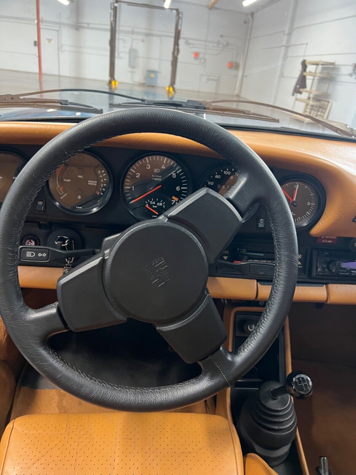 Porsche-911-1979-Coupe-24