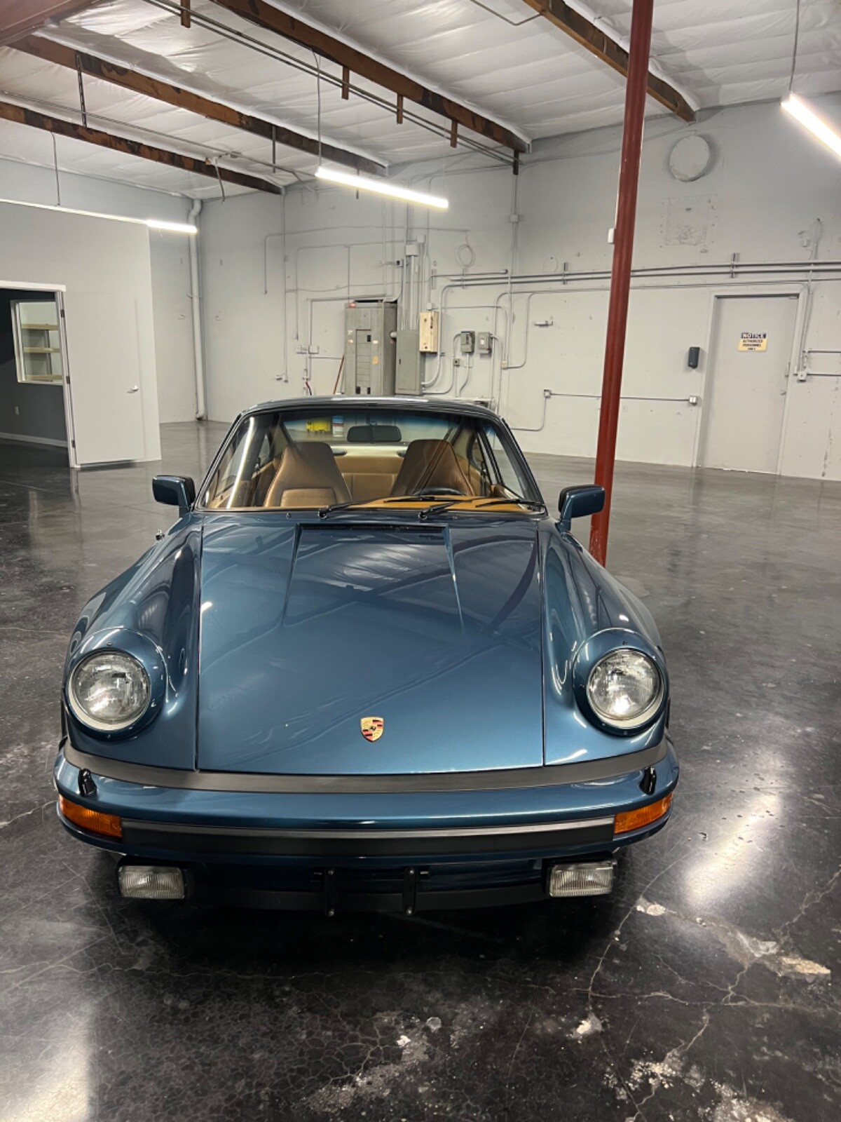 Porsche-911-1979-Coupe-31