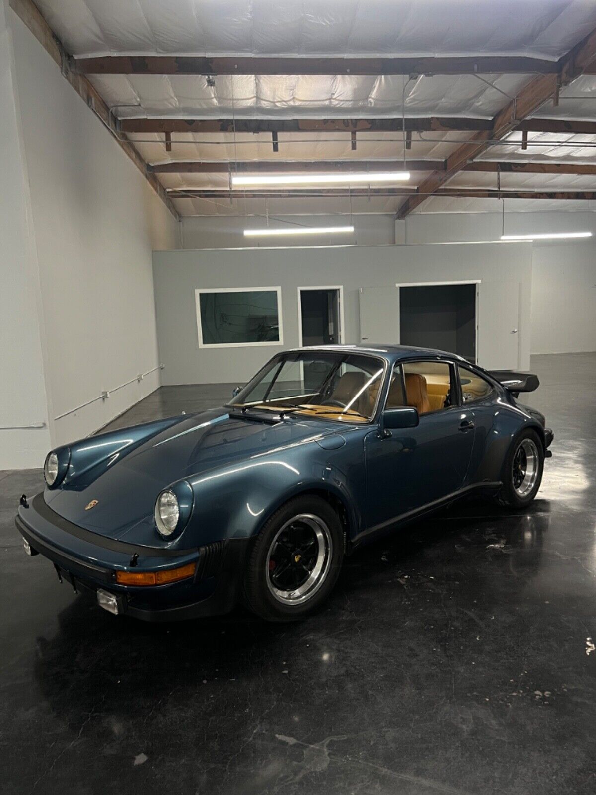Porsche-911-1979-Coupe-32