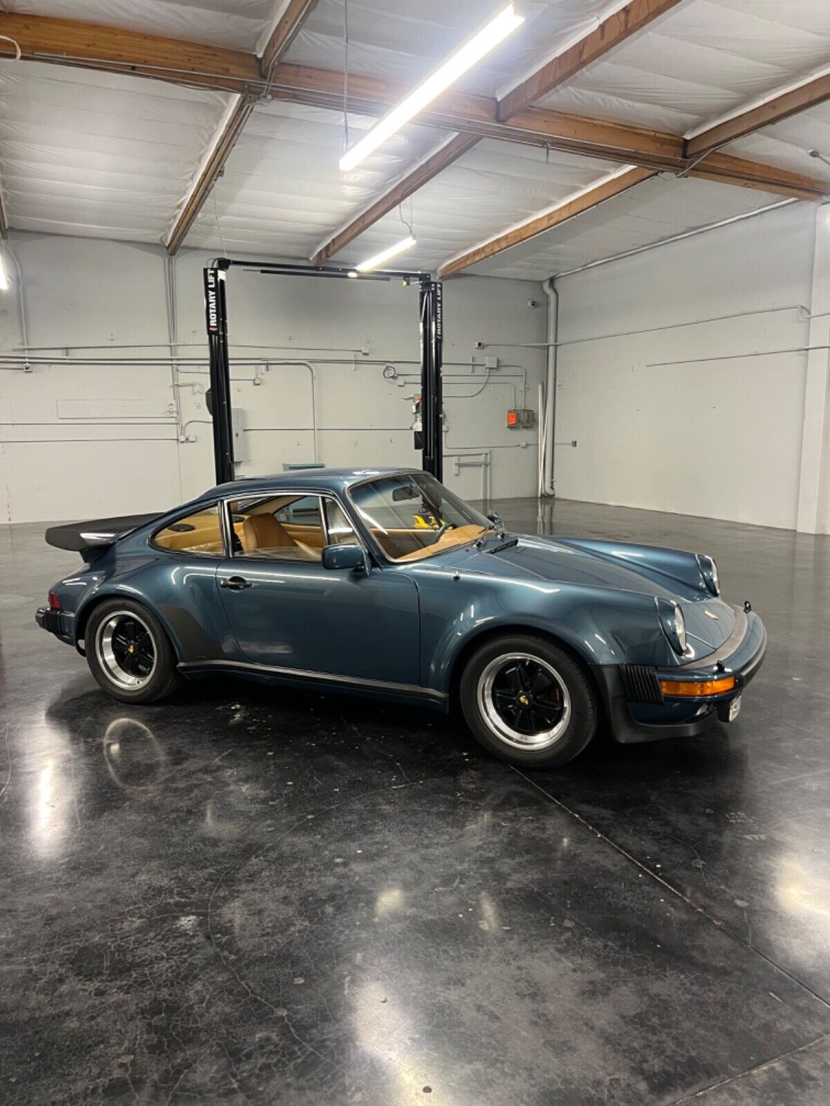 Porsche-911-1979-Coupe-7