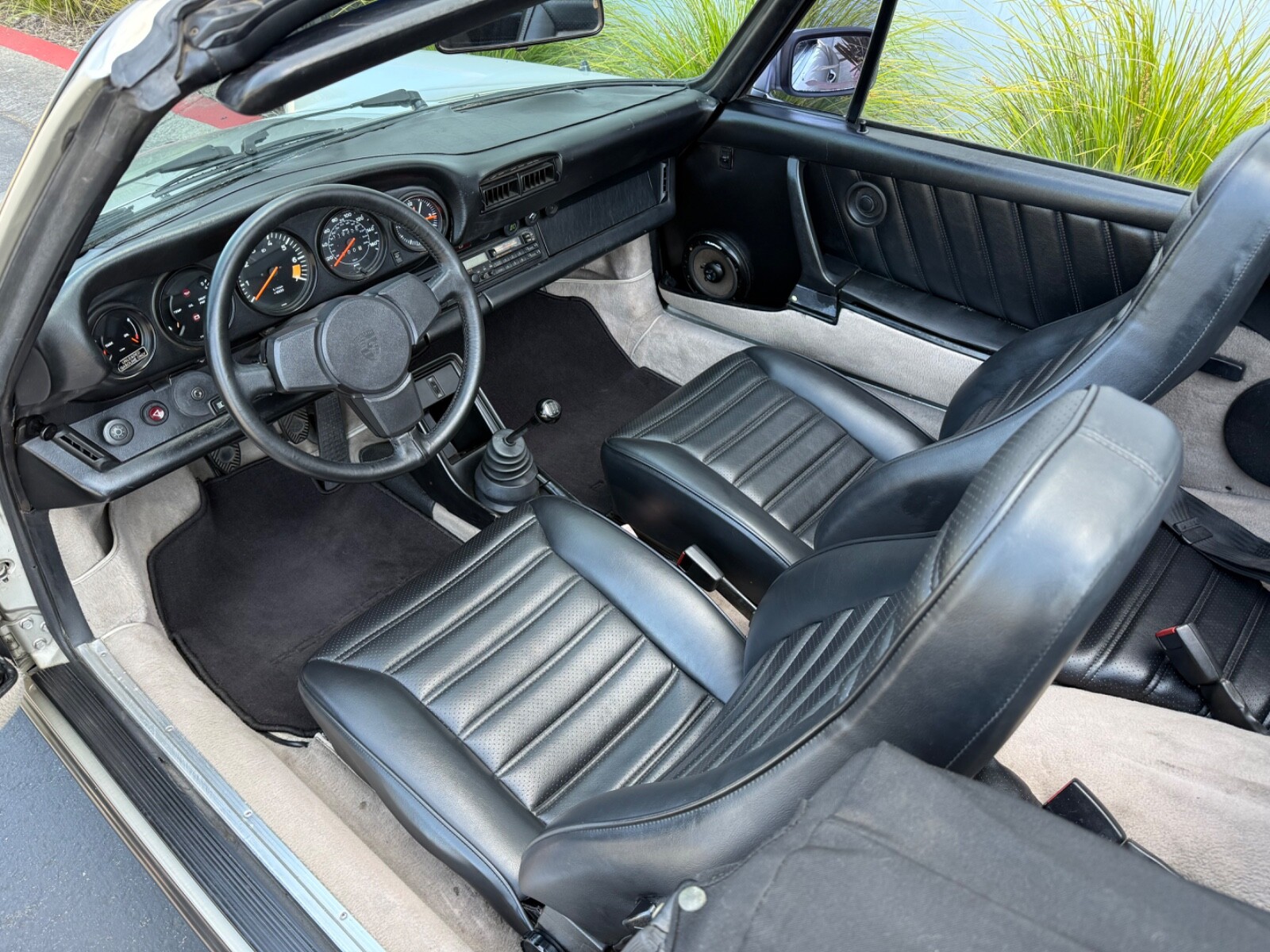 Porsche-911-1980-10