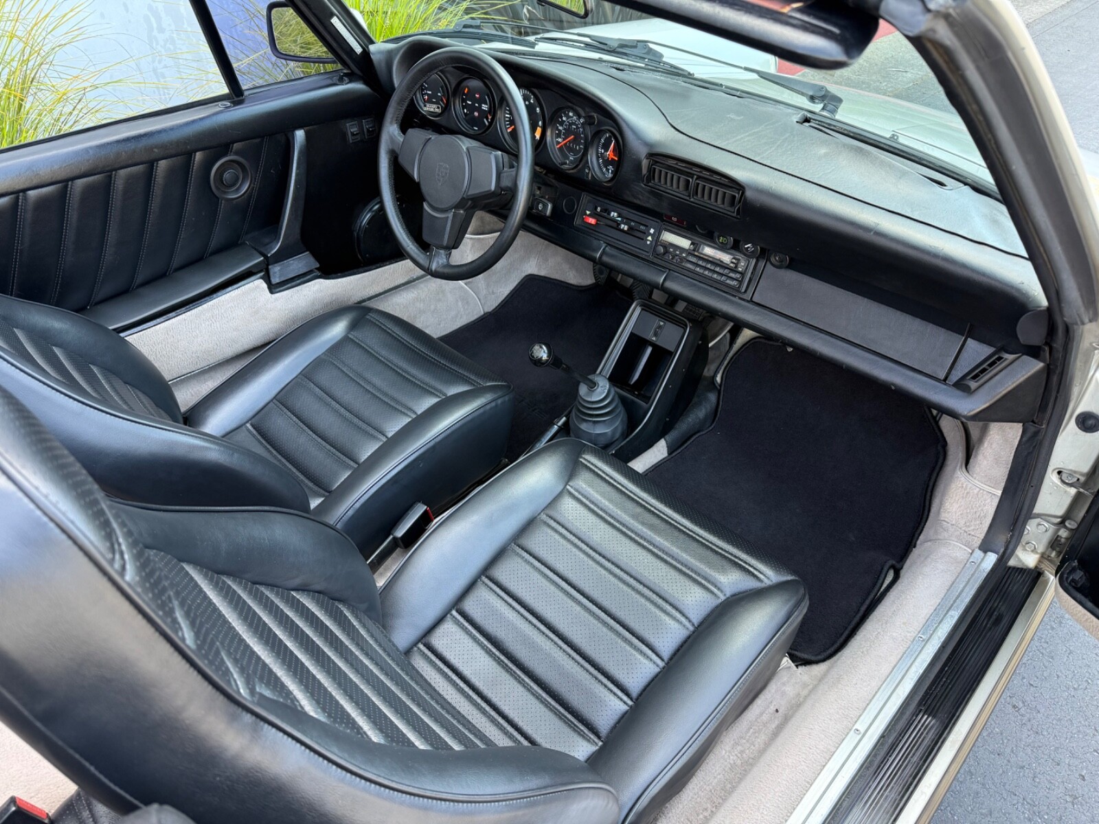Porsche-911-1980-11