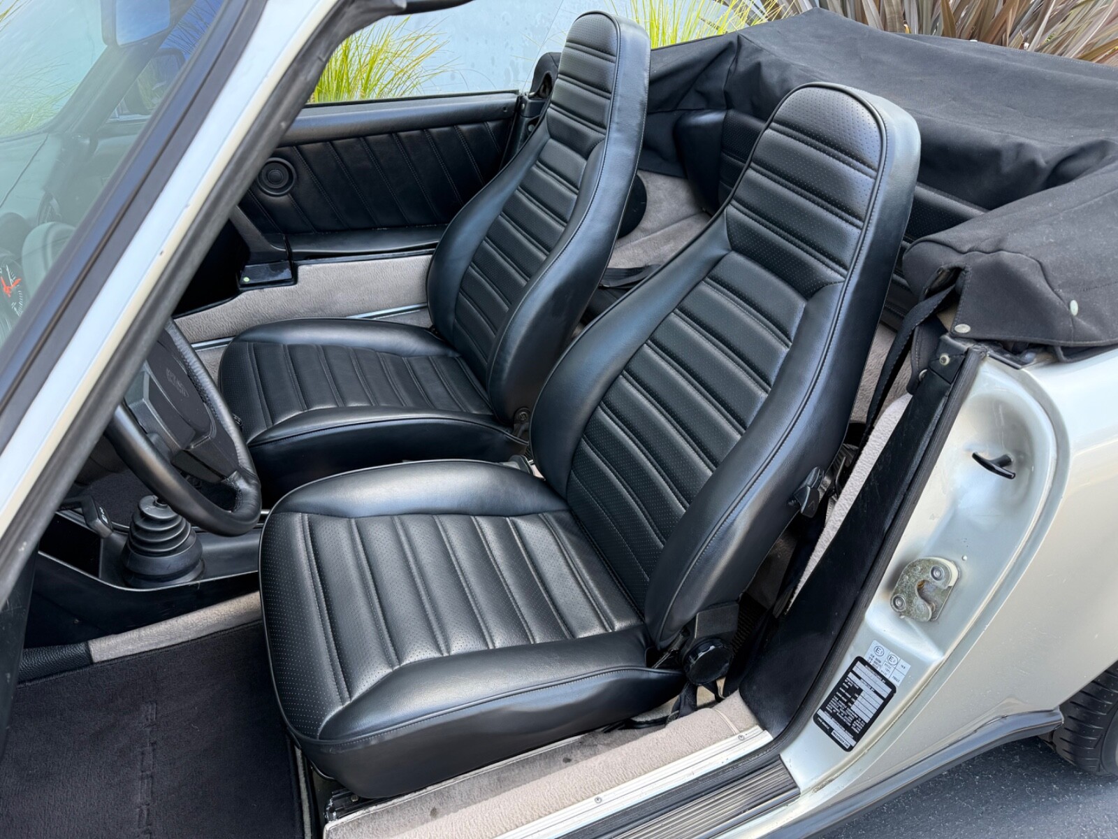 Porsche-911-1980-12