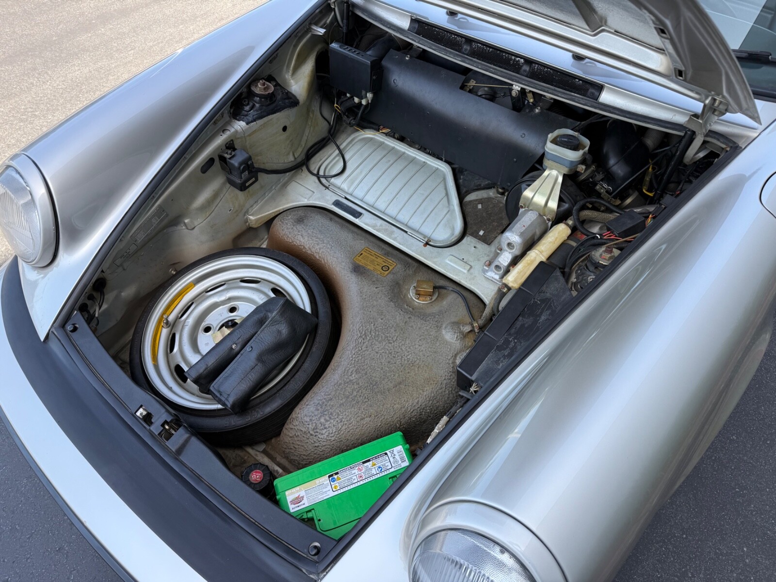 Porsche-911-1980-15