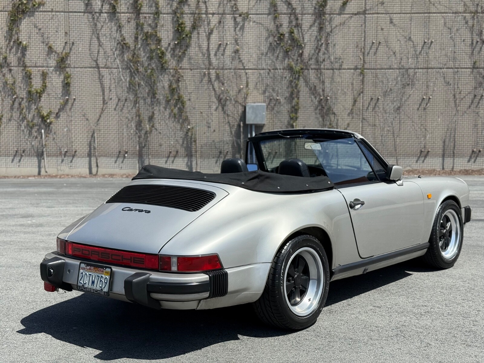 Porsche-911-1980-4