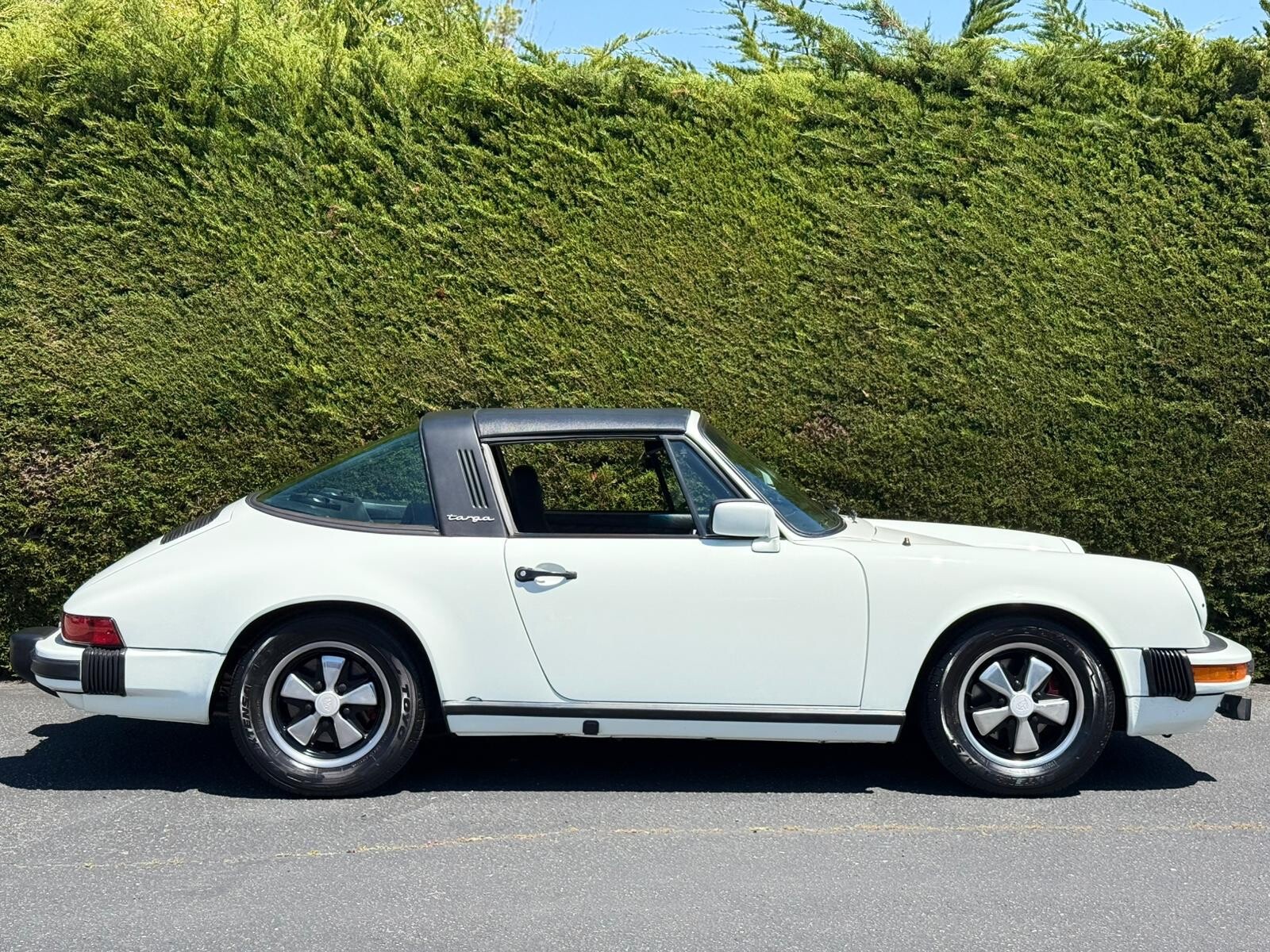 Porsche-911-1980-5