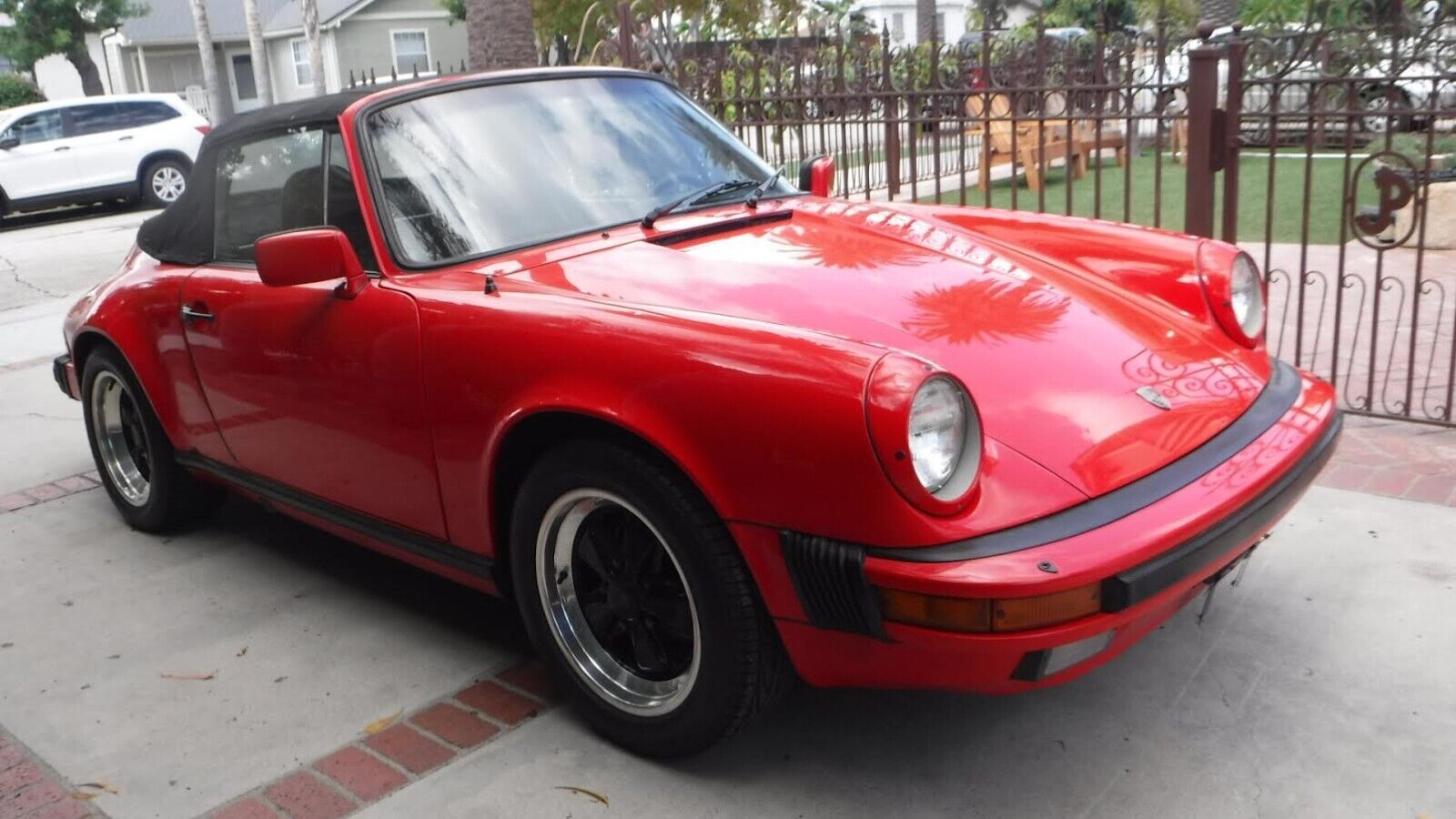 Porsche-911-1984-Convertible-1