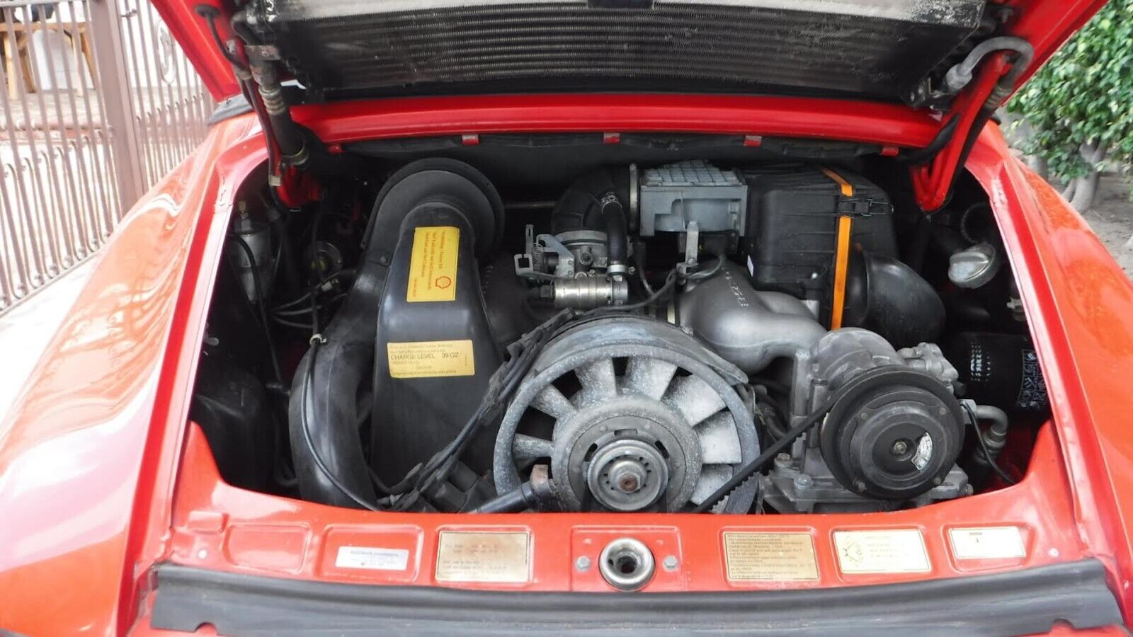 Porsche-911-1984-Convertible-12
