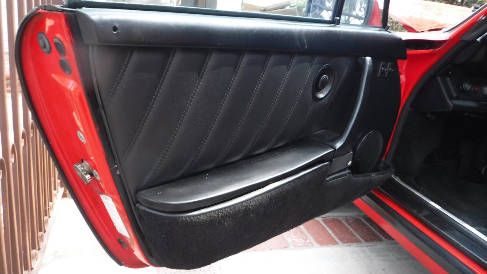 Porsche-911-1984-Convertible-28