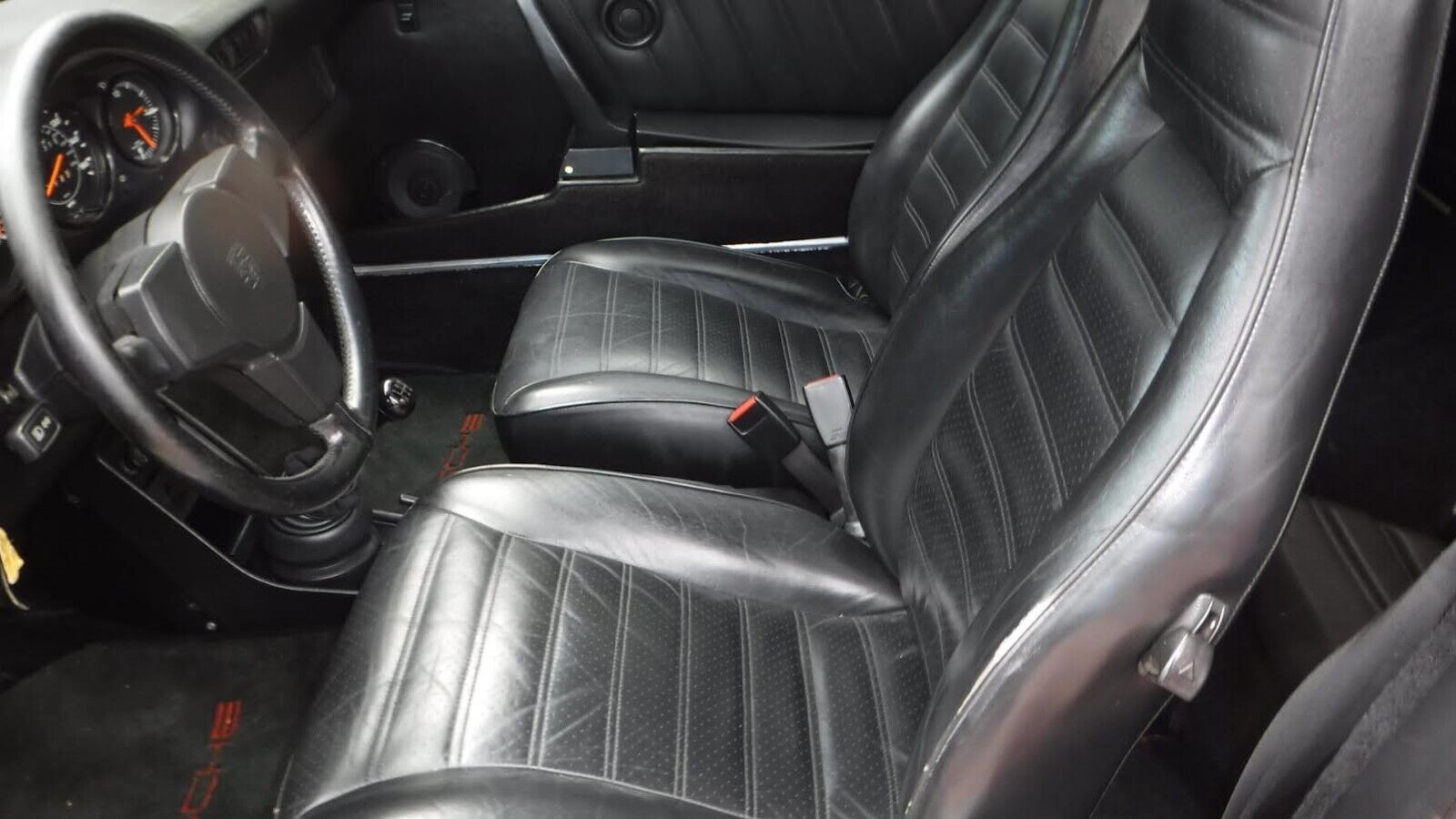 Porsche-911-1984-Convertible-3