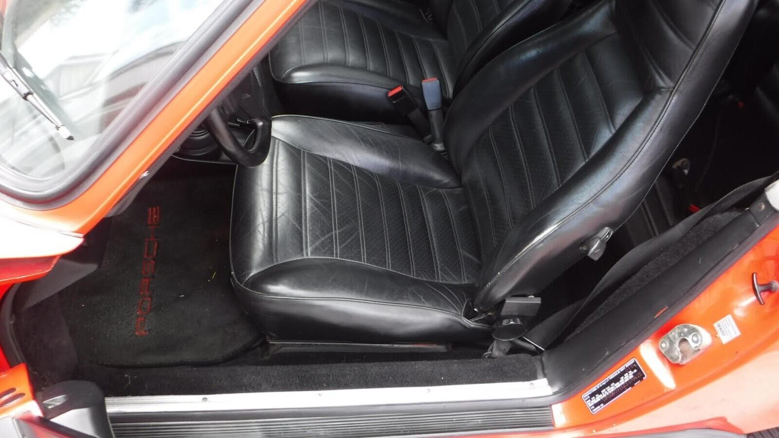 Porsche-911-1984-Convertible-31